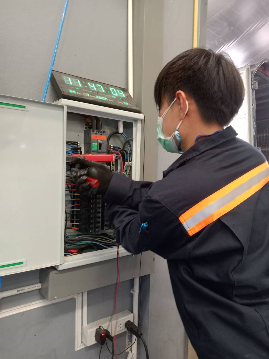 LINE_ALBUM_23668_250629_12